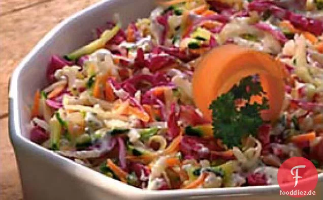 Zerkleinerte Gemüse-Krautsalat
