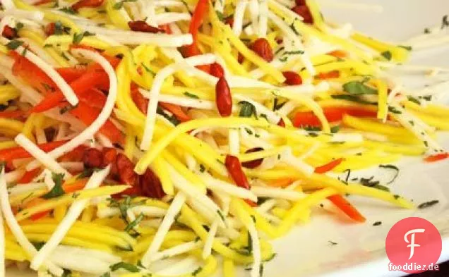 Jicama & Mango Slaw mit Pequin Paprika