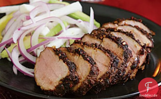 Yucatán Schweinefilet mit Jicama, Avocado & rotem Zwiebelsalat