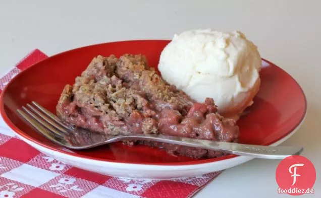 Glutenfreie Erdbeere Rhabarber Cobbler