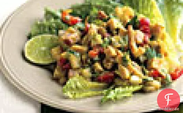 Türkei gehackter Salat mit würzigem Avocado-Dressing