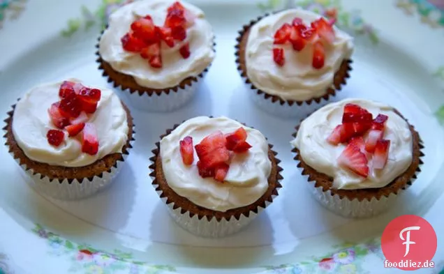 Glutenfreie Erdbeer-Cupcakes Mit Frischkäse-Zuckerguss