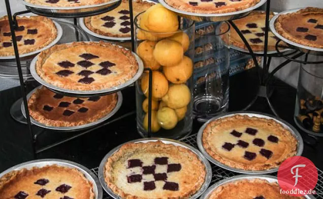 Blackberry Lemon Chess Pie w / Honig Jumbleberry Sauce. Wie ich den SF Food Wars – Pie or Die Wettbewerb gewonnen habe