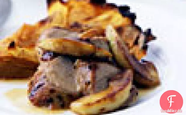Gebratenes Schweinefilet mit Äpfeln und Apfelweinsauce