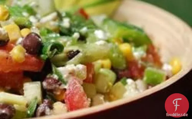 Schwarze Bohnen, Mais und Tomatensalat mit Feta-Käse