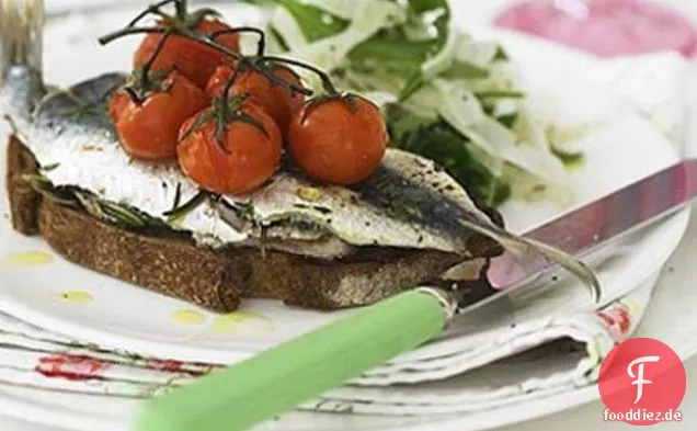 Gegrillte Sardinen mit Kirschtomaten, Rucola & Fenchel