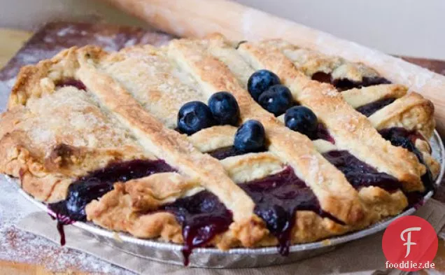 Zwei-konfrontiert Blueberry Bosc Birnen-Torte