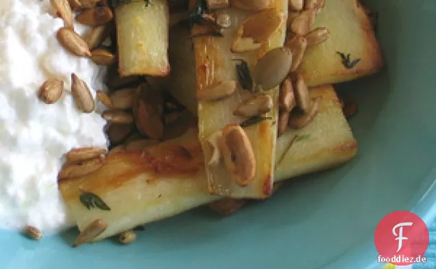 Pan-Friend Pastinaken mit Hüttenkäse und Samen