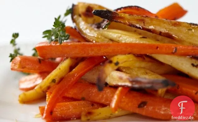 Geröstete Karotten und Pastinaken mit Honig Zitrone und Cayennepfeffer Rezept