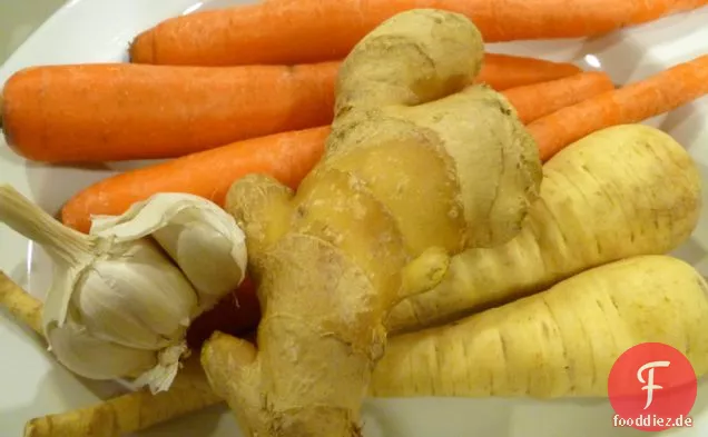Geschredderte Karotten-Pastinaken-Currysuppe