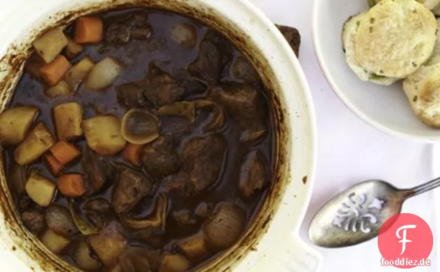 Herzhaftes Rindergulasch Mit Schalotten-Kekse