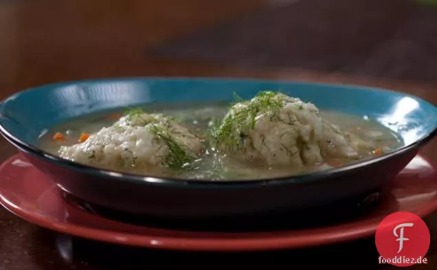 Gemüse- und Knödelsuppe