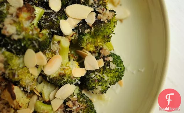 Gerösteter Bagna Cauda Brokkoli