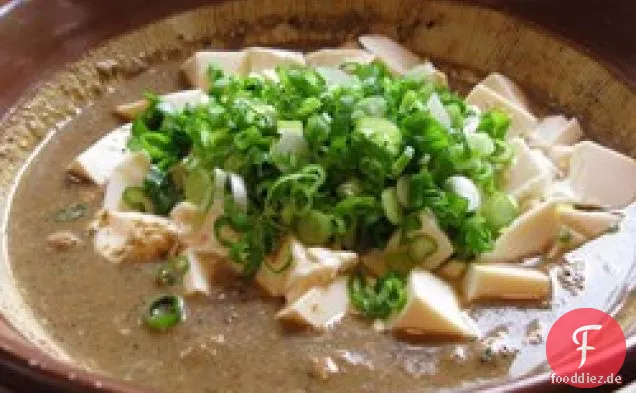 Miso und Tofu im japanischen Landhausstil (Hiya Shiru)