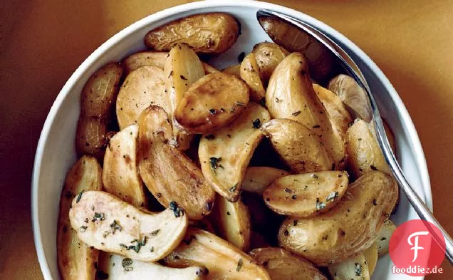 Zitronige Salz-geröstete Fingerling Kartoffeln