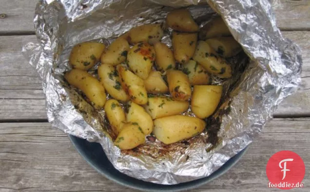 Paket-gegrillte Kartoffeln