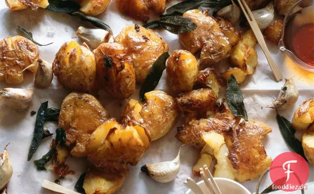 Knoblauch und Salbei knusprige Kartoffeln