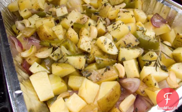 Gegrillte Kartoffeln mit Knoblauch und Kräutern