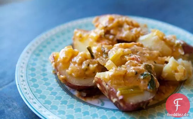 Neue Kartoffeln Mit Käse Und Tomaten