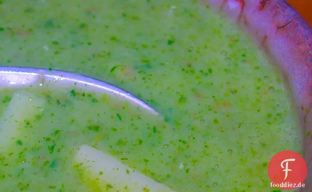 Rustikale Rettichsuppe