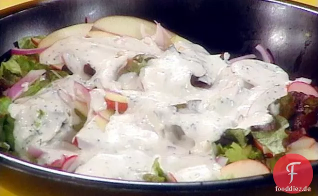 Rettich-, Apfel- und Zwiebelsalat