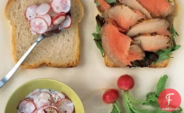 Rindfleisch-Rettich-Salat-Sandwich