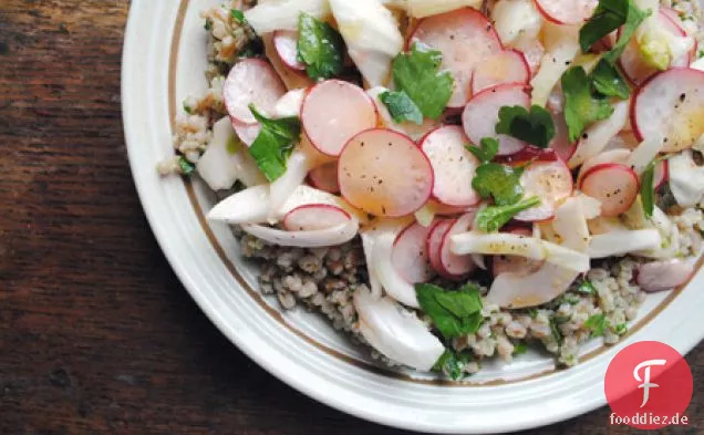 Getreide-, Fenchel- und Rettichsalat mit Butter-Zitronen-Dressing