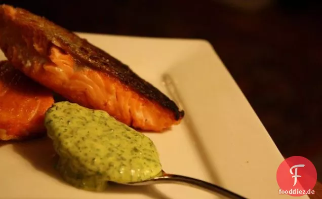 Gebratener Lachs mit grüner Sauce