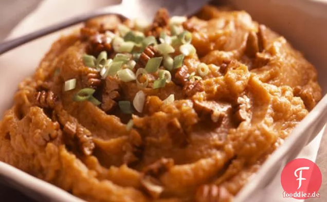 Süßkartoffeln mit gezuckerten Pekannüssen