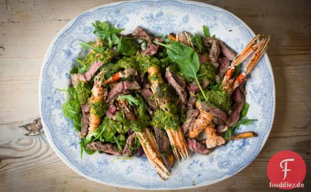 Chimichurri Surf Und Rasen Mit dünnen Süßkartoffelchips Und Einem