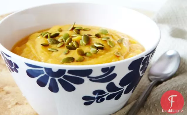Süßkartoffel- und gelbe Erbsensuppe