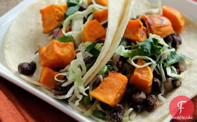 Tacos mit schwarzen Bohnen und Süßkartoffeln