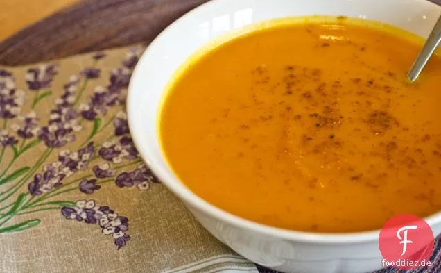 Herbst Karotten und Süßkartoffelsuppe