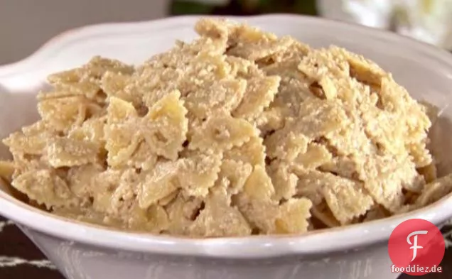 Fliege mit Artischockenpesto