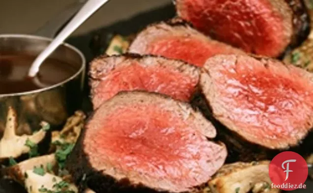 Gebratenes Rinderfilet Mit Pilz-Madeira-Sauce