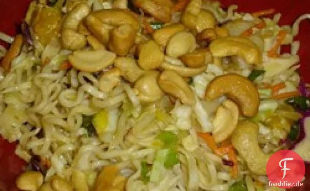 Süßer und knuspriger Salat