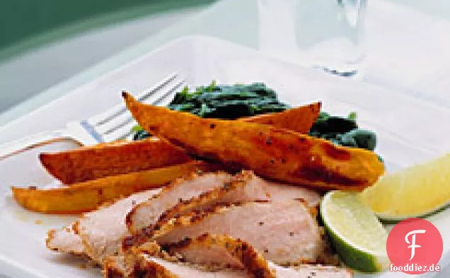 Ohne Knochen Schweinekoteletts und gebratene Yam Pommes Frites