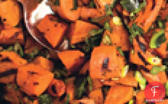 Süßkartoffel-Poblano-Salat mit Honig und Rosmarin