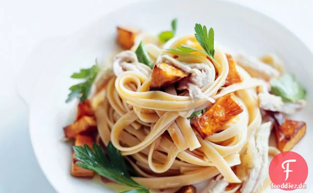 Gebratene Süßkartoffel, Knoblauch und Hühnerfettuccine