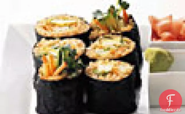 Vegetarische Sushi-Rollen mit braunem Reis