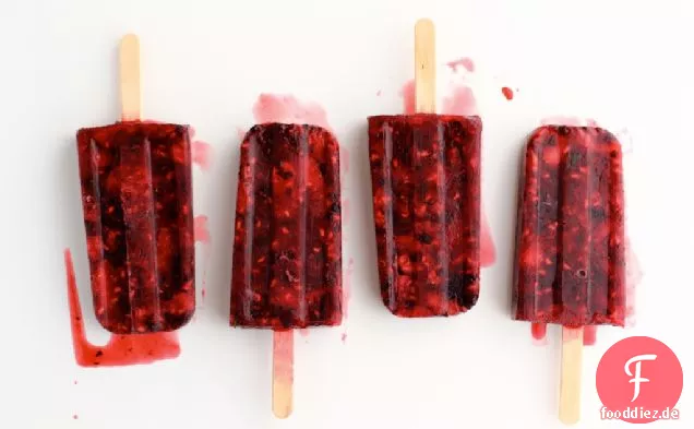 Berry + Minze Eis Pops