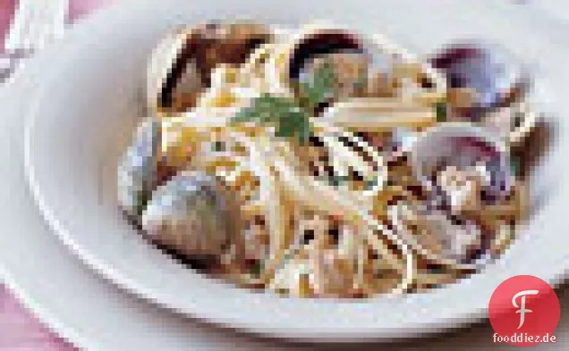 Linguine mit Muscheln und frischen Kräutern