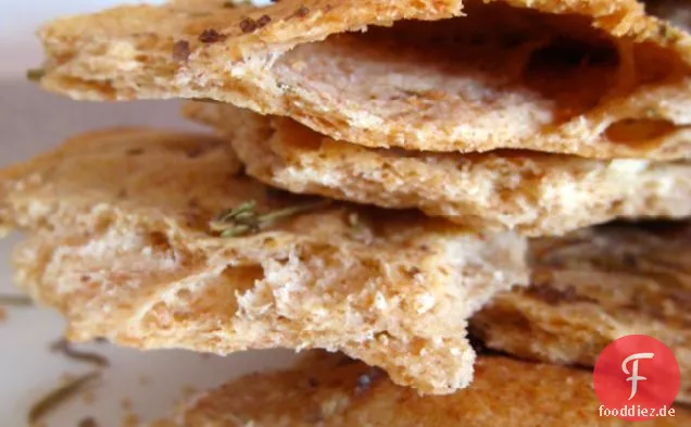 Flachs-Rosmarin-Fladenbrot mit geräuchertem Meersalz