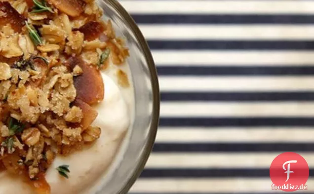 Milchfreie Zitronencreme mit Hafer-Thymian-Crumble