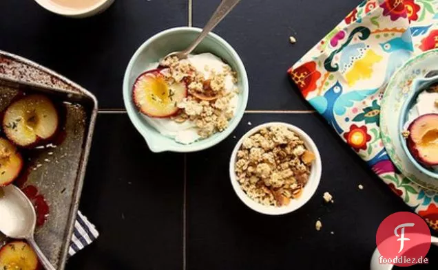 Geröstete Pflaumen mit Olivenöl, Thymian & Joghurt
