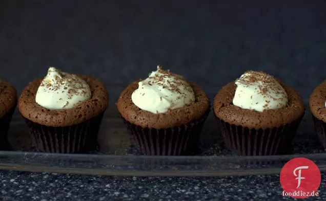 Schokoladensoufflé Cupcakes mit Minzcreme