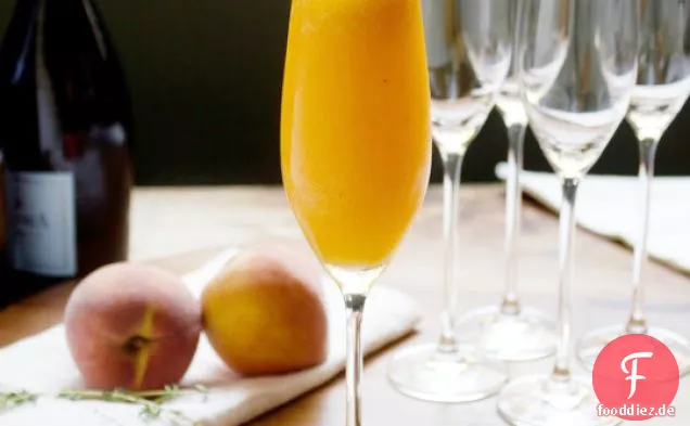 Pfirsich-Thymian-Bellini