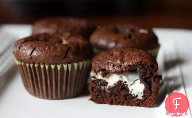 Minze Gefüllte Brownie Cupcakes