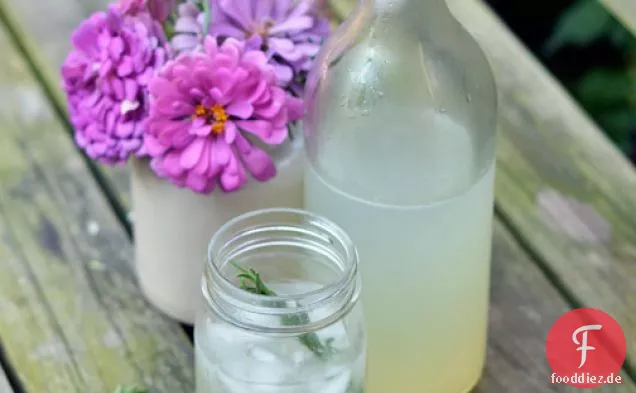 Funkelnde Rosmarin Limeade