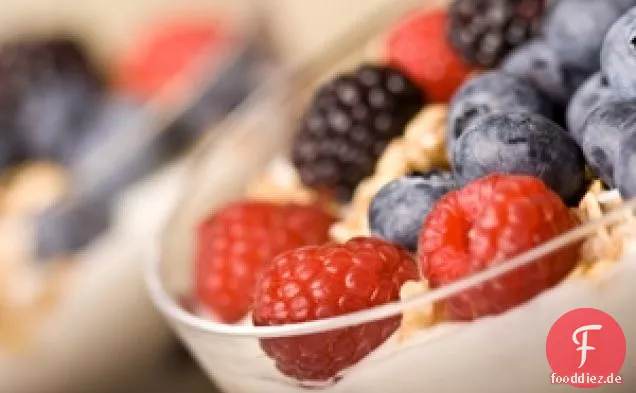 Beeren-cremiges Quinoa-Parfait